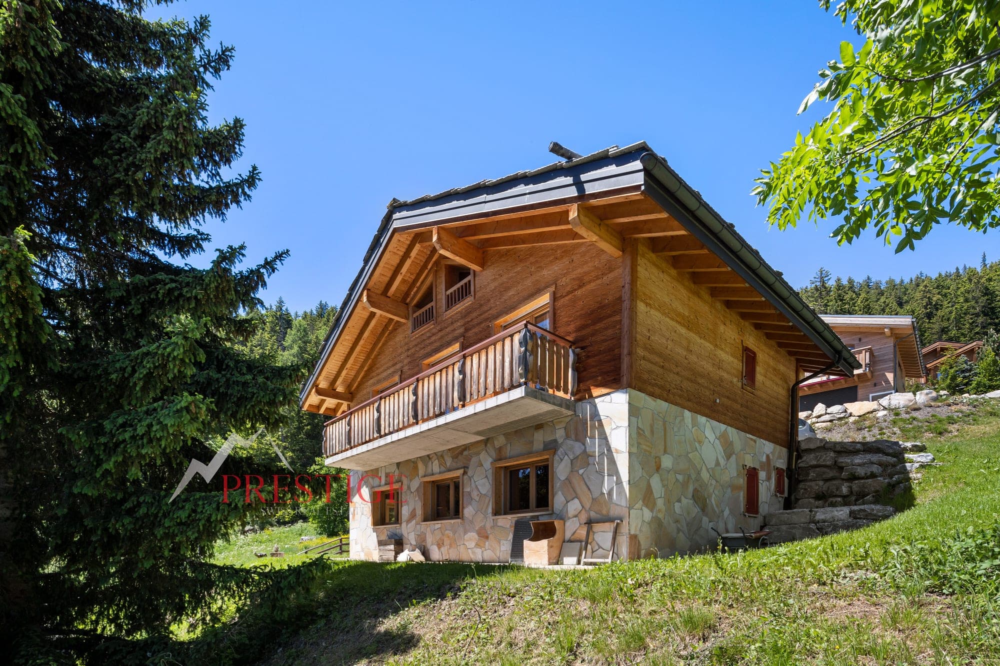 Beau chalet de 4 chambres à louer à la semaine — 3963 Crans-Montana