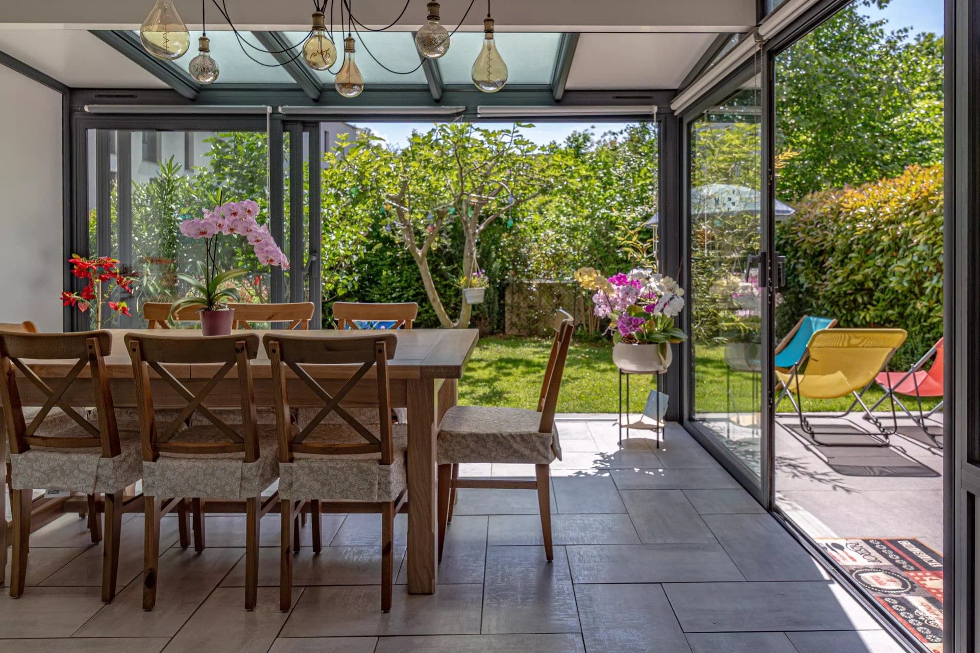 Appartement traversant de 117m² avec véranda, terrasse et jardins — 1257 Bardonnex