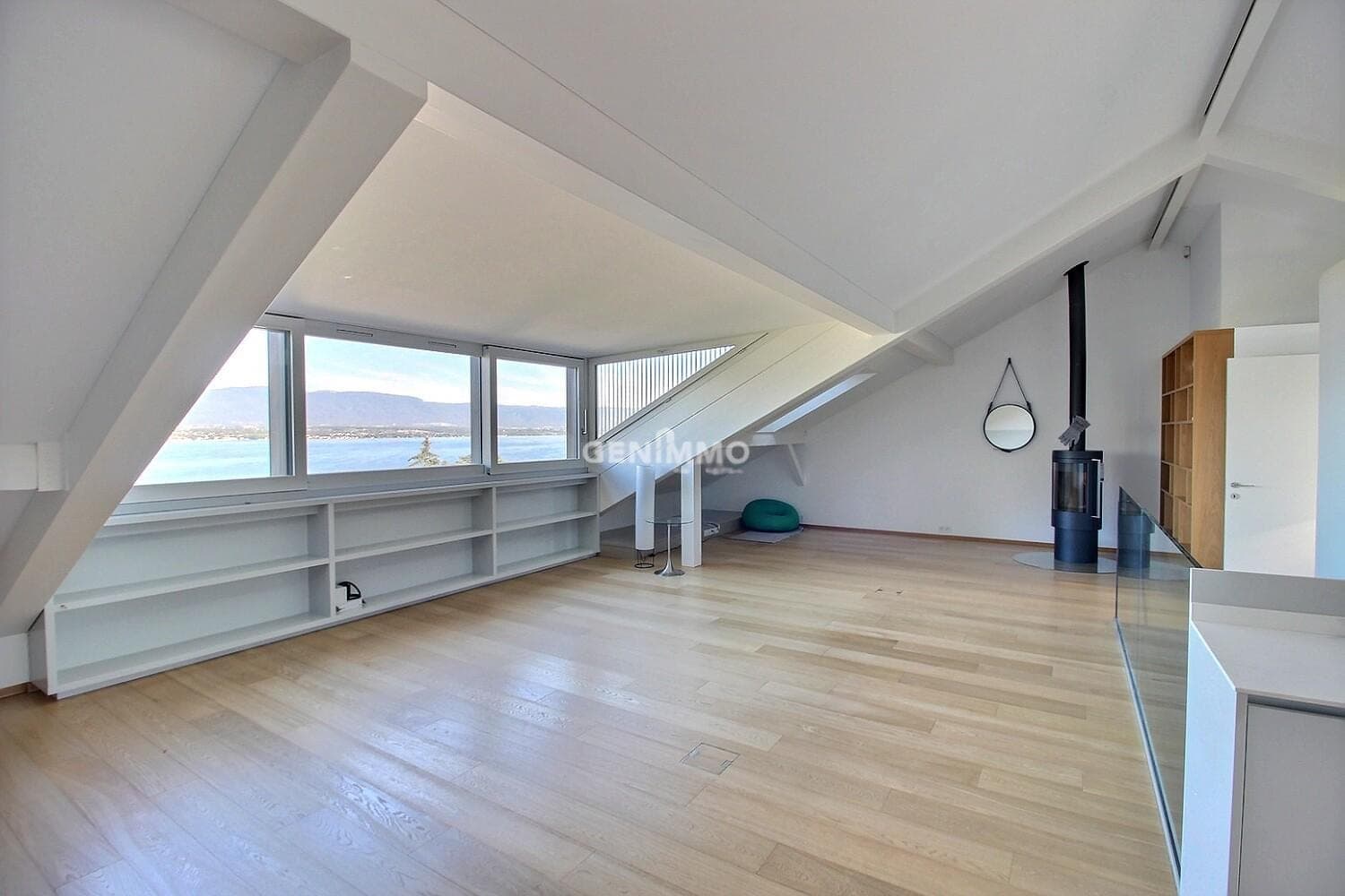 Appartement duplex avec vue panoramique sur le lac – Anières — 1247 Anières