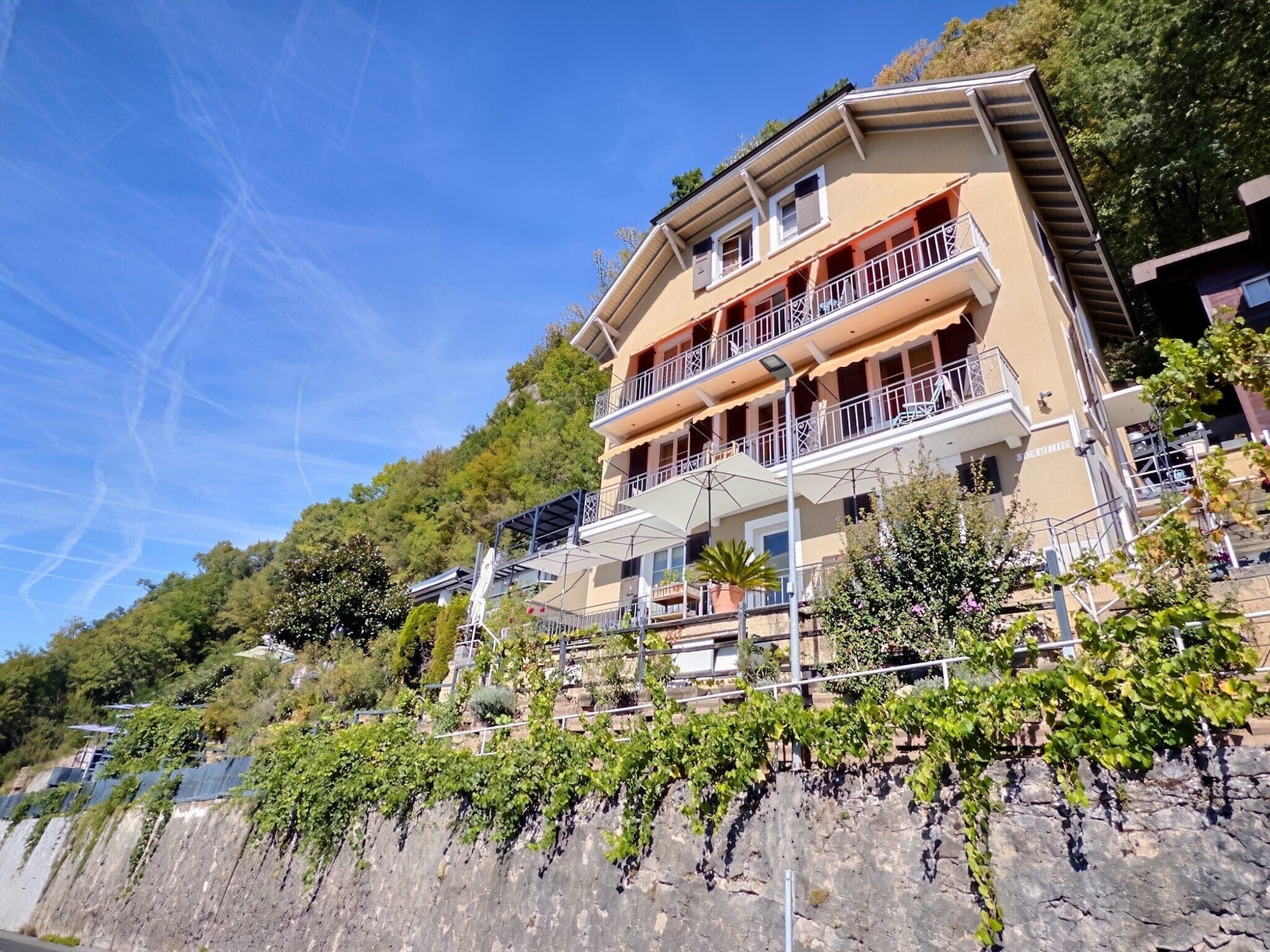 Opportunité exclusive à Montreux : Immeuble à valoriser avec vue — 1818 Montreux