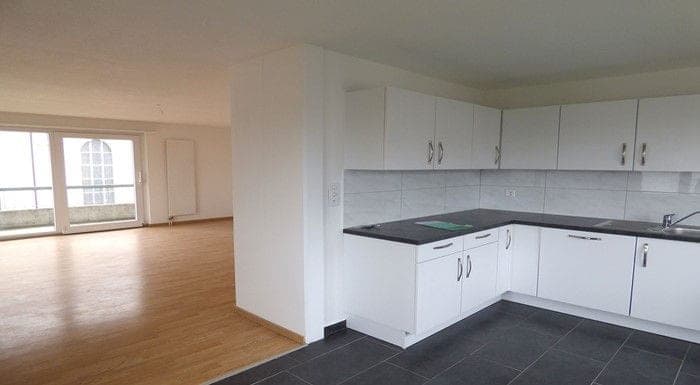 Courroux - Appartement de 4,5 pièces, et 90 m2 au 3ème étage — Courroux